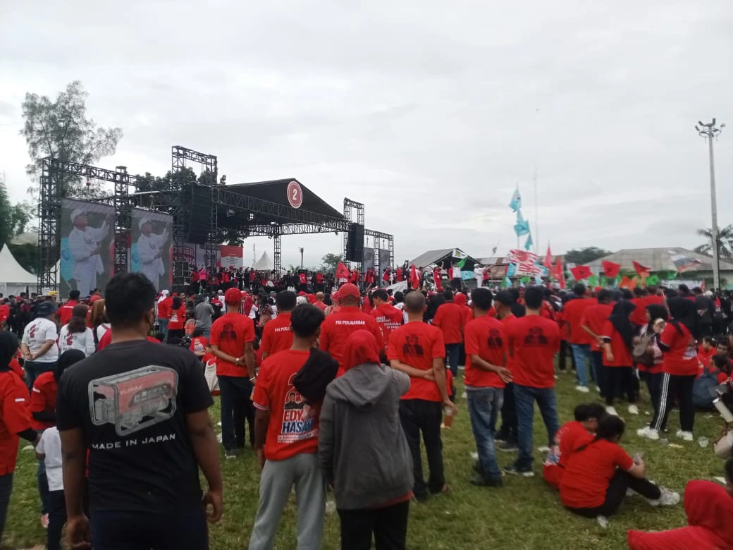 Konser Aksi 2 Edy-Hasan Di Medan: Ribuan Warga Dukung Perubahan Sumut