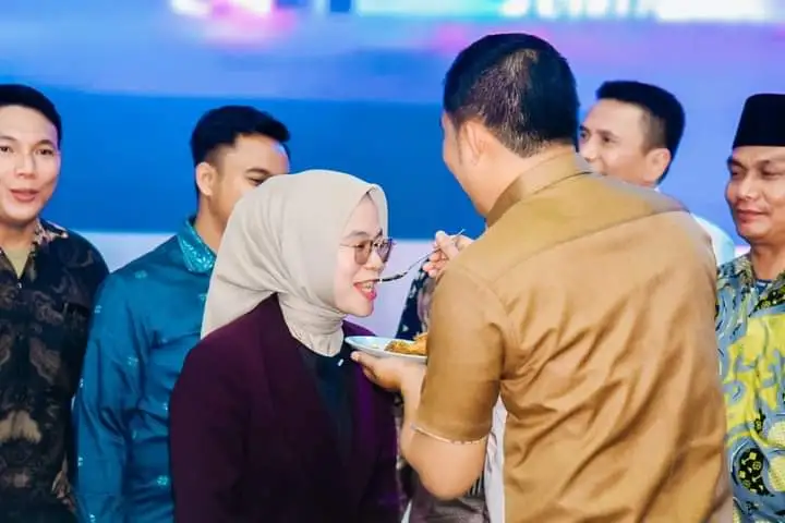 Wan Azimah, Ketua PPK Lima Puluh Diduga Terlibat Pelanggaran Mendukung Paslon Nomor 02