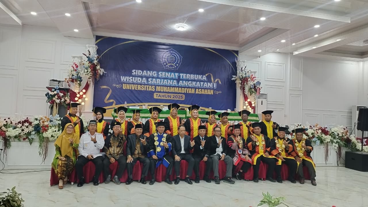 Kalapas Labuhan Ruku Hadiri Sidang Senat Terbuka Wisuda Sarjana Angkatan I UMMAS
