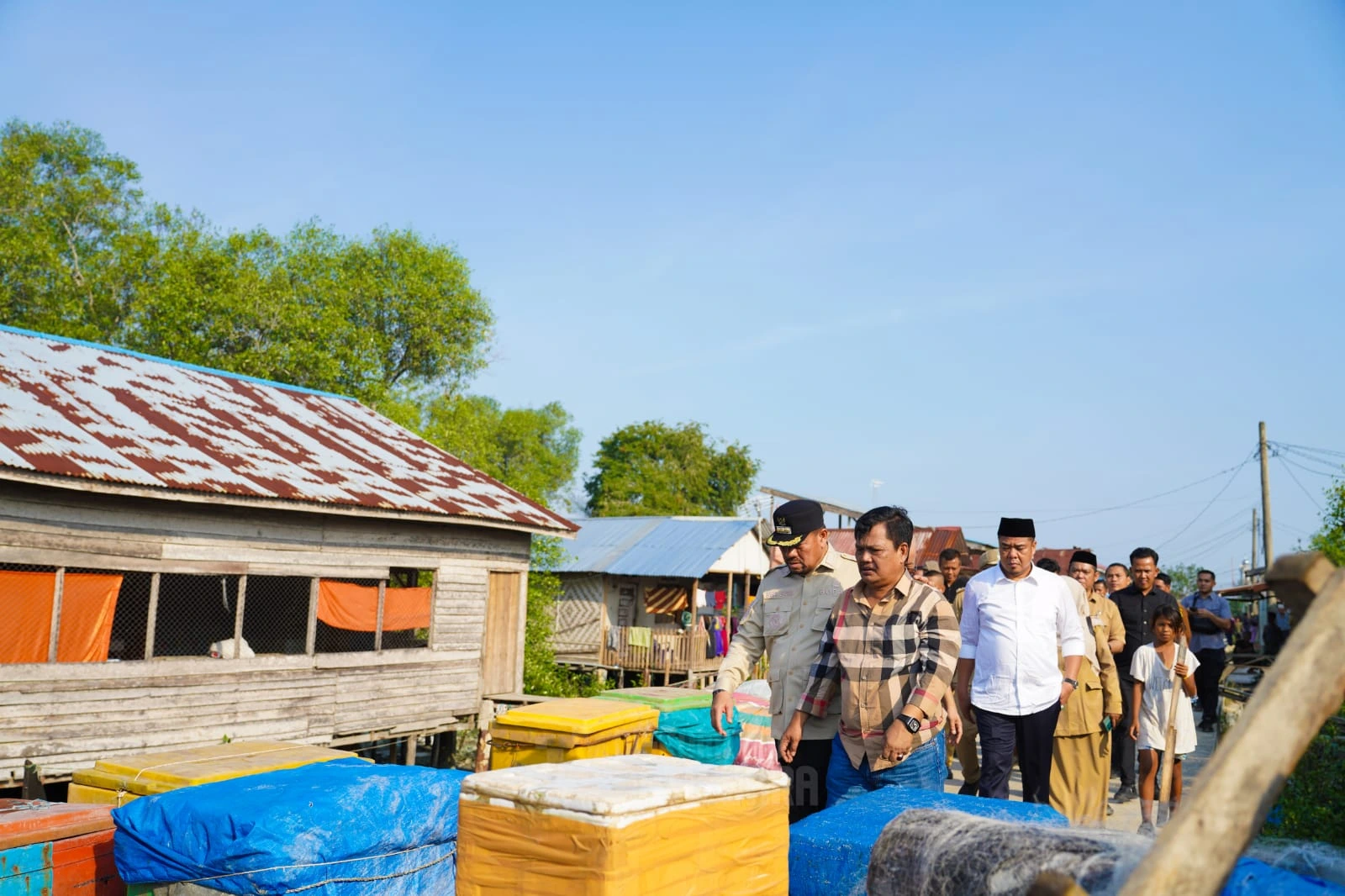 Kunjungi SDN 05 dan SDN 09 Desa Bogak, Bupati Baharuddin Pastikan Perbaikan Bangunan Dilakukan Tahun Ini