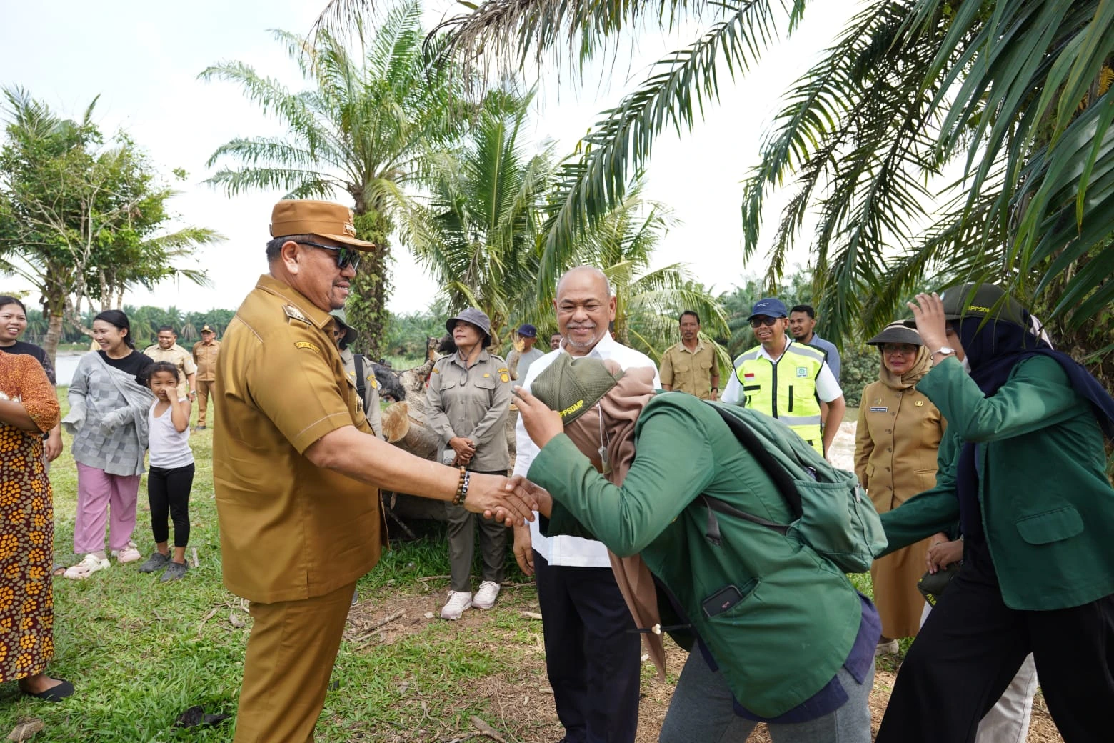 Pastikan Ketersediaan Air Irigasi untuk Petani, Bupati Batu Bara Tinjau Bendung Tanjung Muda