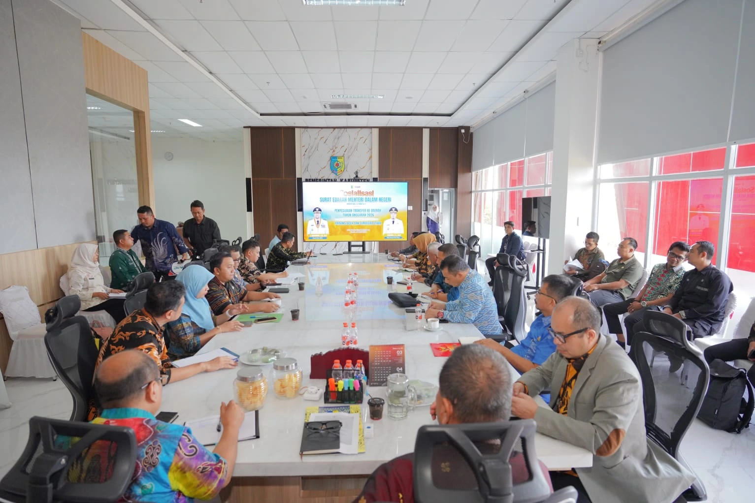 Tingkatkan Tata Kelola Keuangan Daerah, Bupati Baharuddin Pimpin Sosialisasi Pengelolaan Keuangan Daerah