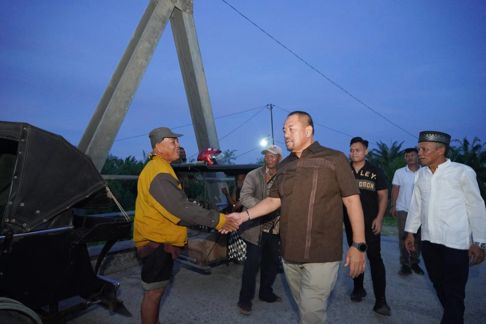 Pastikan Kesiapan Tepat Sasaran, Bupati Baharuddin Tinjau Lokasi Pembangunan Kampung Nelayan Merah Putih
