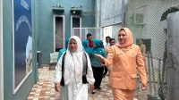 Dukung Kemandirian Warga Binaan, Ketua TP PKK Batu Bara Serahkan Bantuan Alat Tenun di Lapas Labuhan Ruku