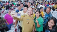 Bupati Batu Bara Serahkan Insentif 540 Guru Sekolah Minggu, Ajak Perkuat Pendidikan Karakter dan Perangi Narkoba Bupati Batu Bara Serahkan Insentif 540 Guru Sekolah Minggu, Ajak Perkuat Pendidikan Karakter dan Perangi Narkoba