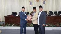 Pemkab Batu Bara Serahkan Nota Ranperda Pertanggungjawaban APBD 2025 ke DPRD Pemkab Batu Bara Serahkan Nota Ranperda Pertanggungjawaban APBD 2025 ke DPRD