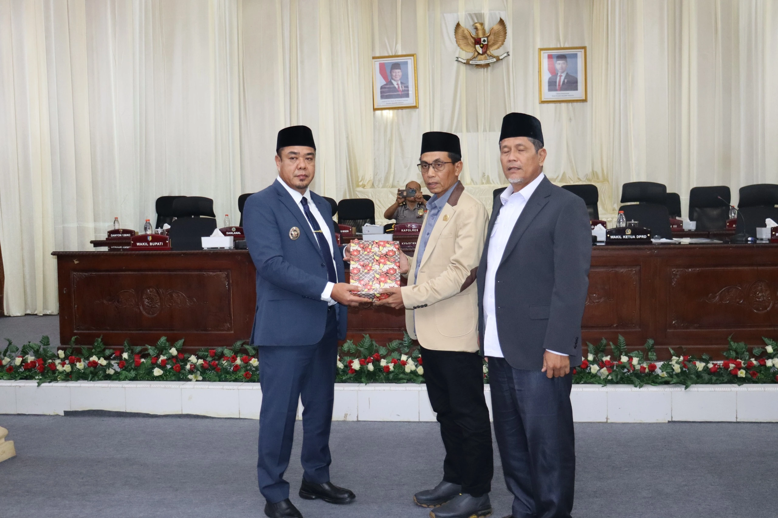 Pemkab Batu Bara Serahkan Nota Ranperda Pertanggungjawaban APBD 2025 ke DPRD