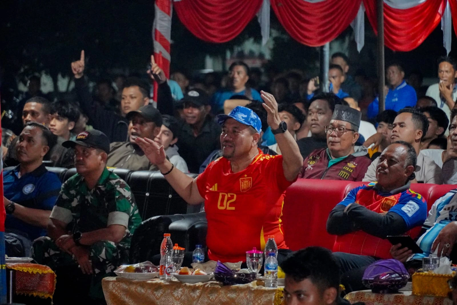 Bupati Batu Bara Nobar Final Piala Dunia 2026 Bersama Masyarakat